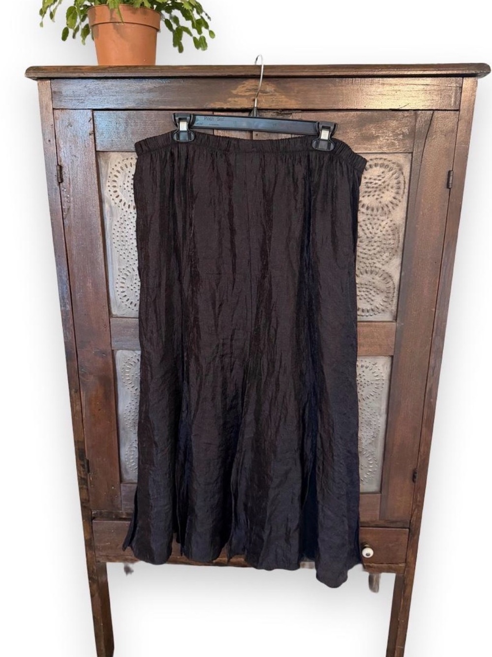 Crinkled Black Maxi Skirt with Elastic Waist